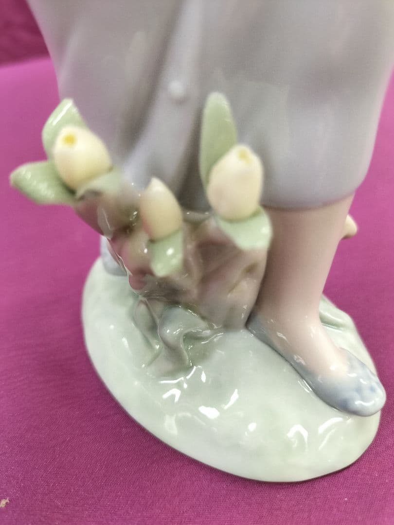 リヤドロ　陶器人形　スペイン　「チューリップの庭」完品