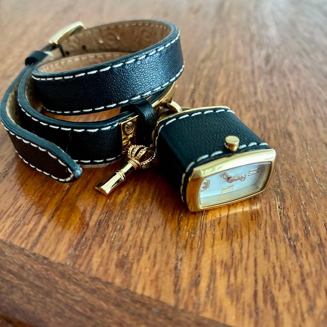 ジューシークチュール　腕時計　鍵型のブラックレザー 二重巻き　姫　スクエア型