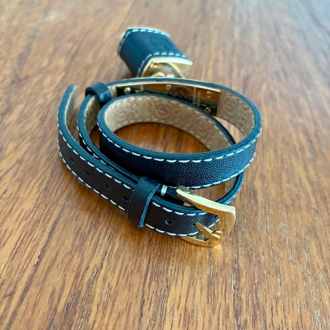 ジューシークチュール　腕時計　鍵型のブラックレザー 二重巻き　姫　スクエア型