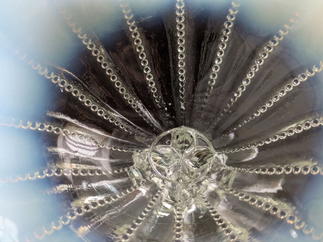 Northwood ホワイトオパルセント　花びら型 ガラスコンポート