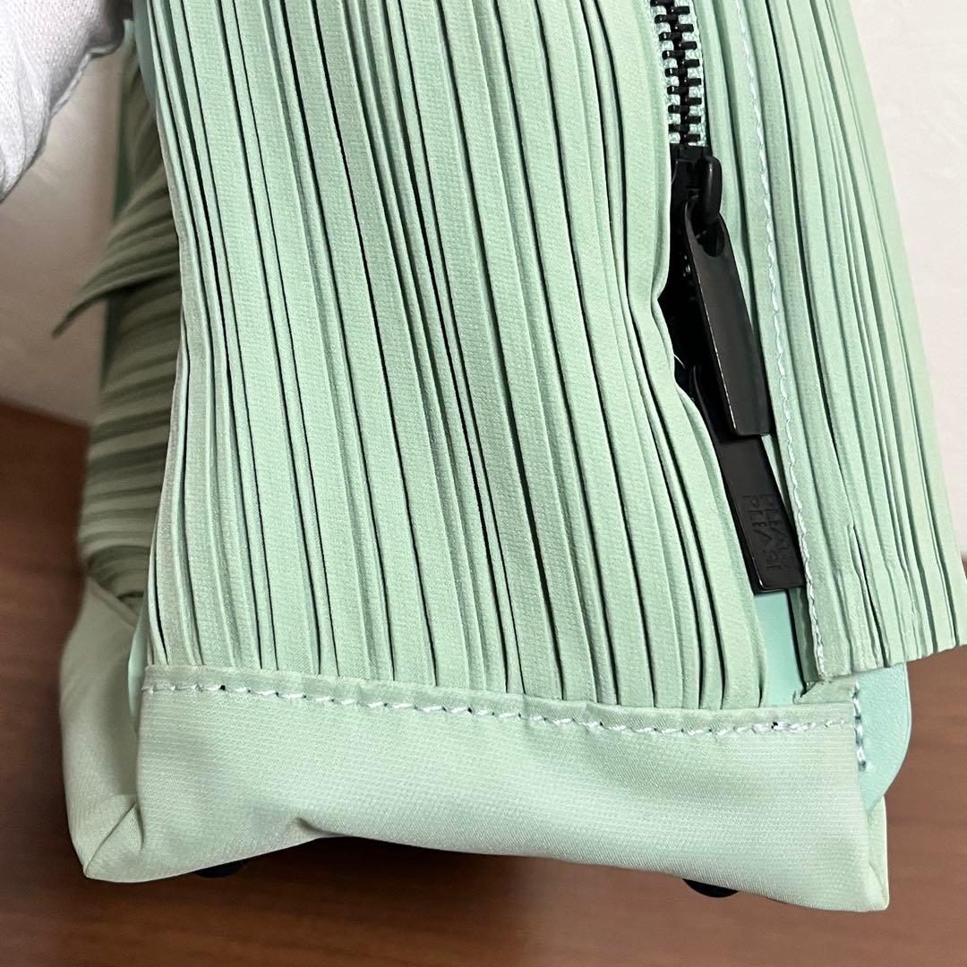 tomomo✨美品✨PLEATS PLEASEプリーツバッグライトグリーン