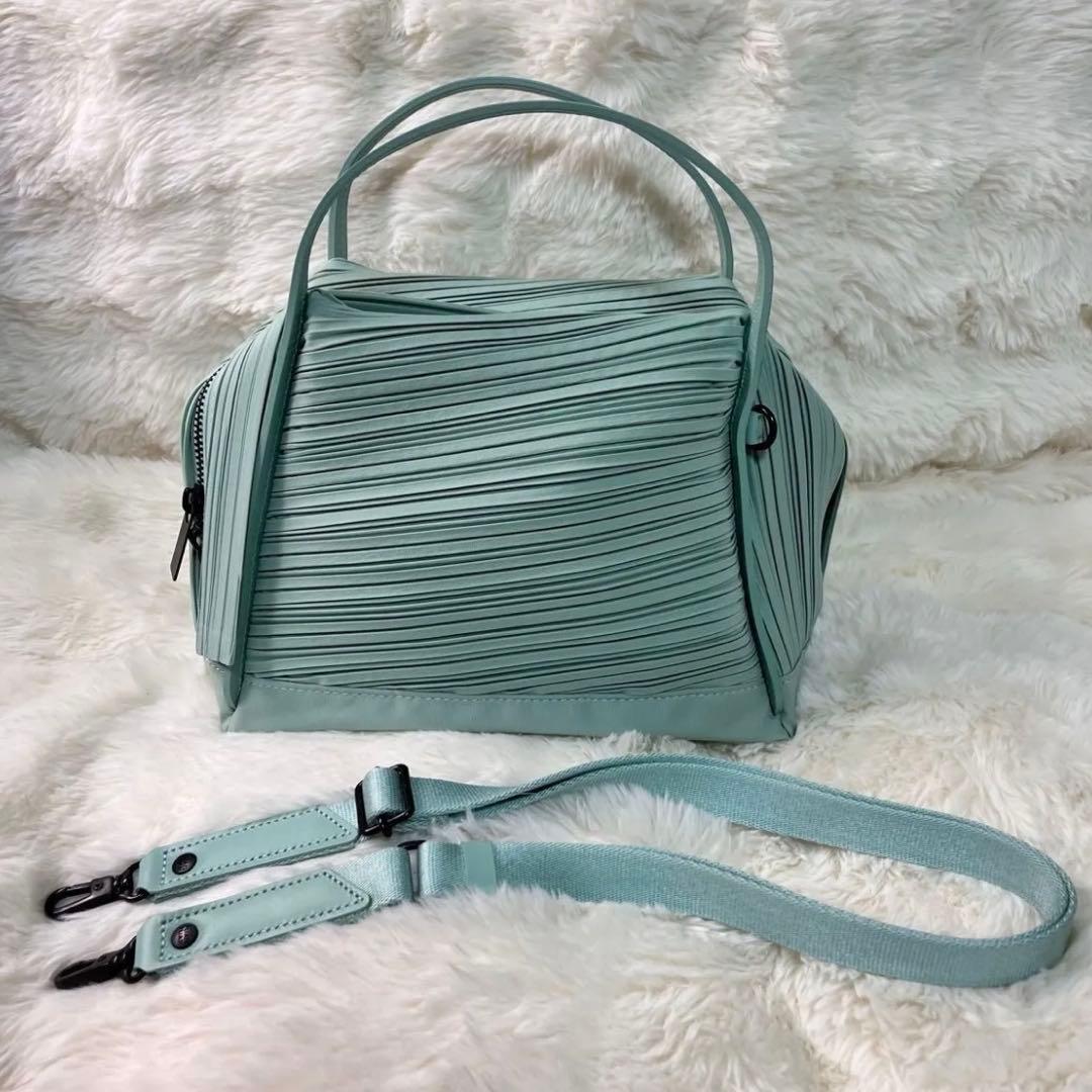 tomomo✨美品✨PLEATS PLEASEプリーツバッグライトグリーン
