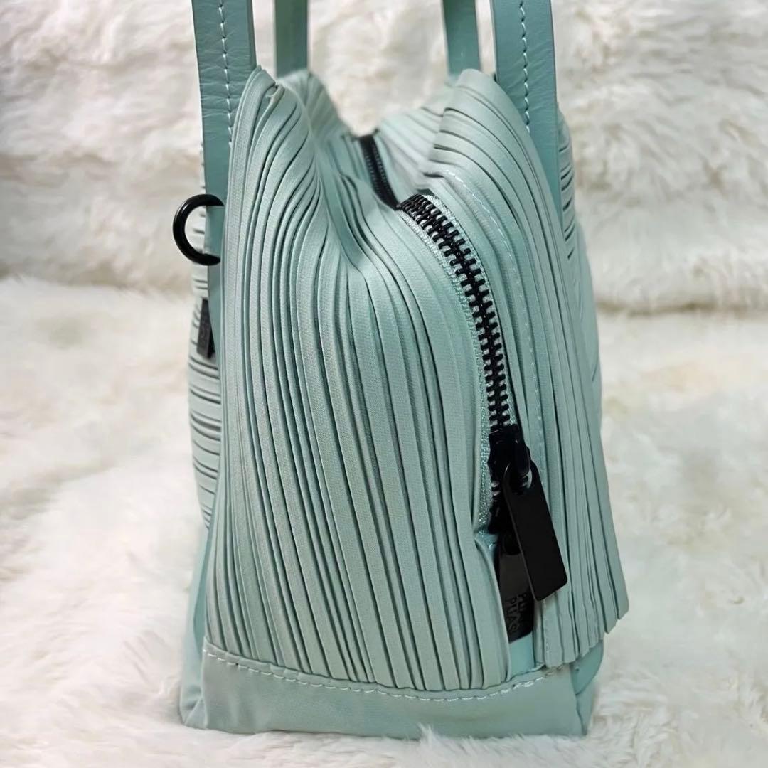 tomomo✨美品✨PLEATS PLEASEプリーツバッグライトグリーン