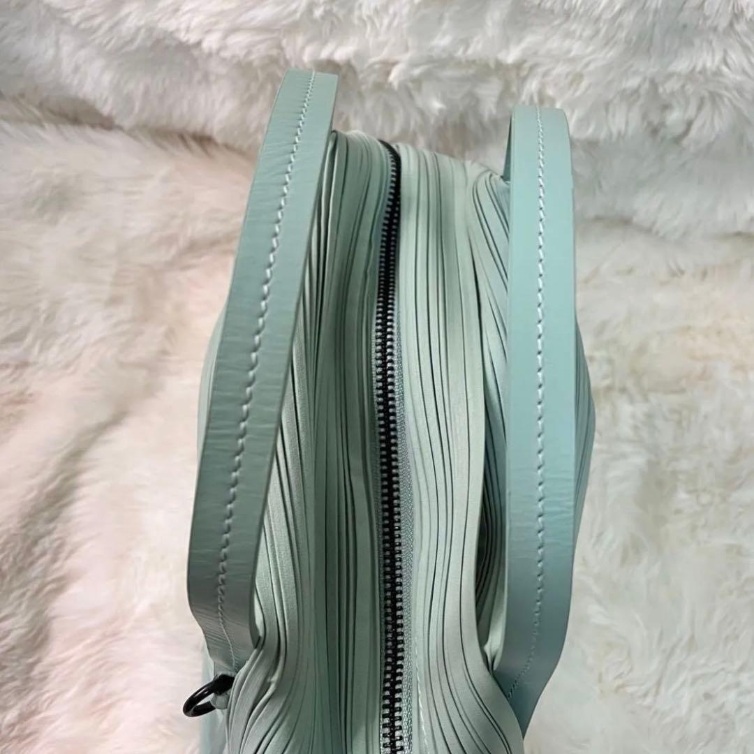tomomo✨美品✨PLEATS PLEASEプリーツバッグライトグリーン