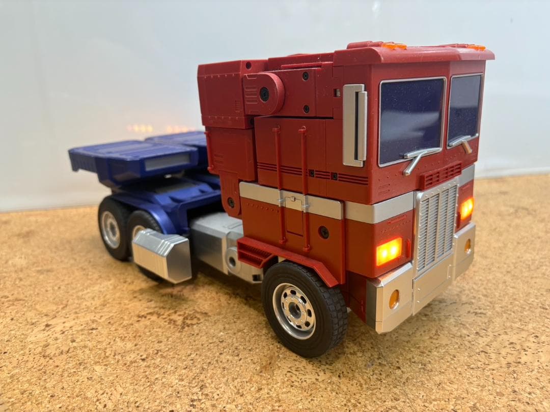 robosen フラッグシップ　オプティマスプライム　(日本語版)