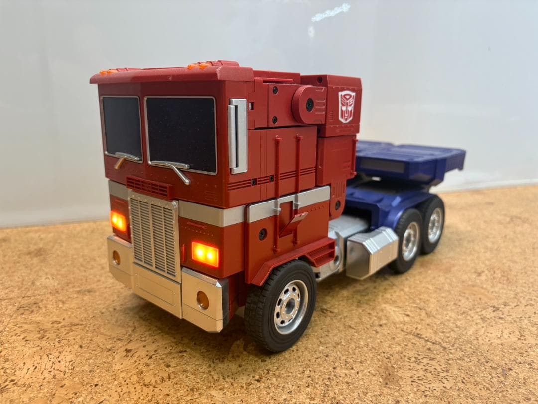 robosen フラッグシップ　オプティマスプライム　(日本語版)