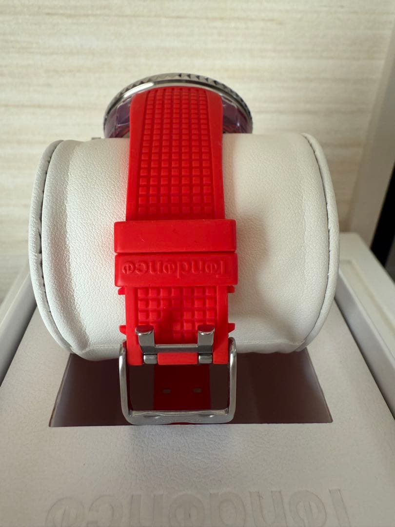 【期間限定】Tendence Carp 腕時計 レッド 限定品 美品