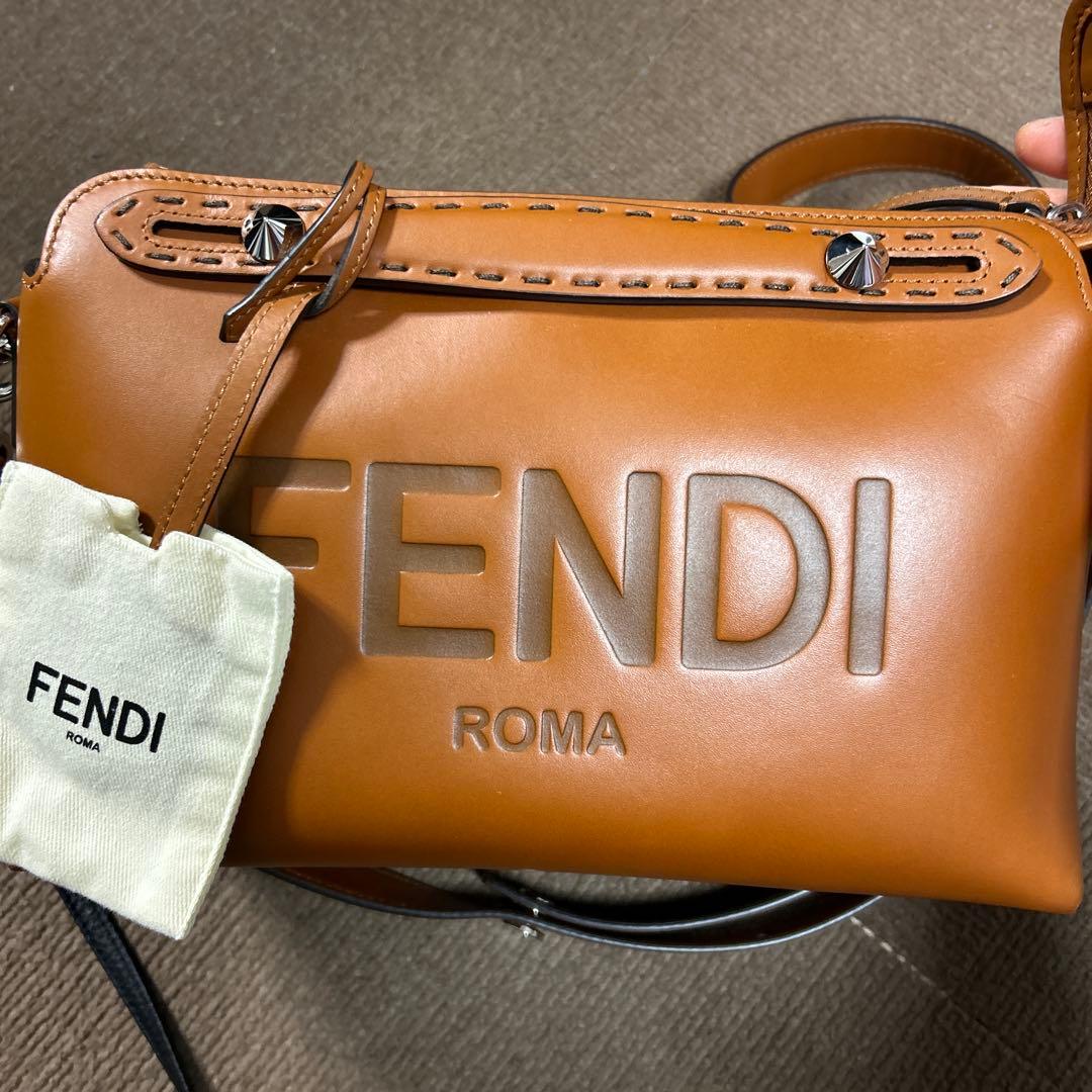 FENDI ROMA ブラウンレザーショルダーバッグ