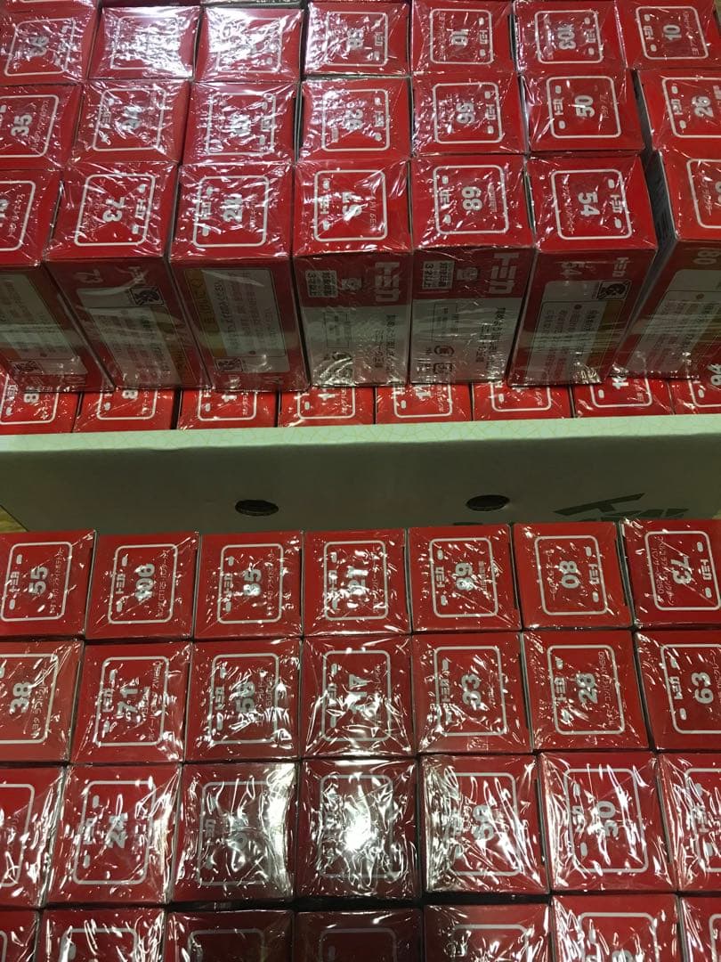 タカラトミー　トミカ300台