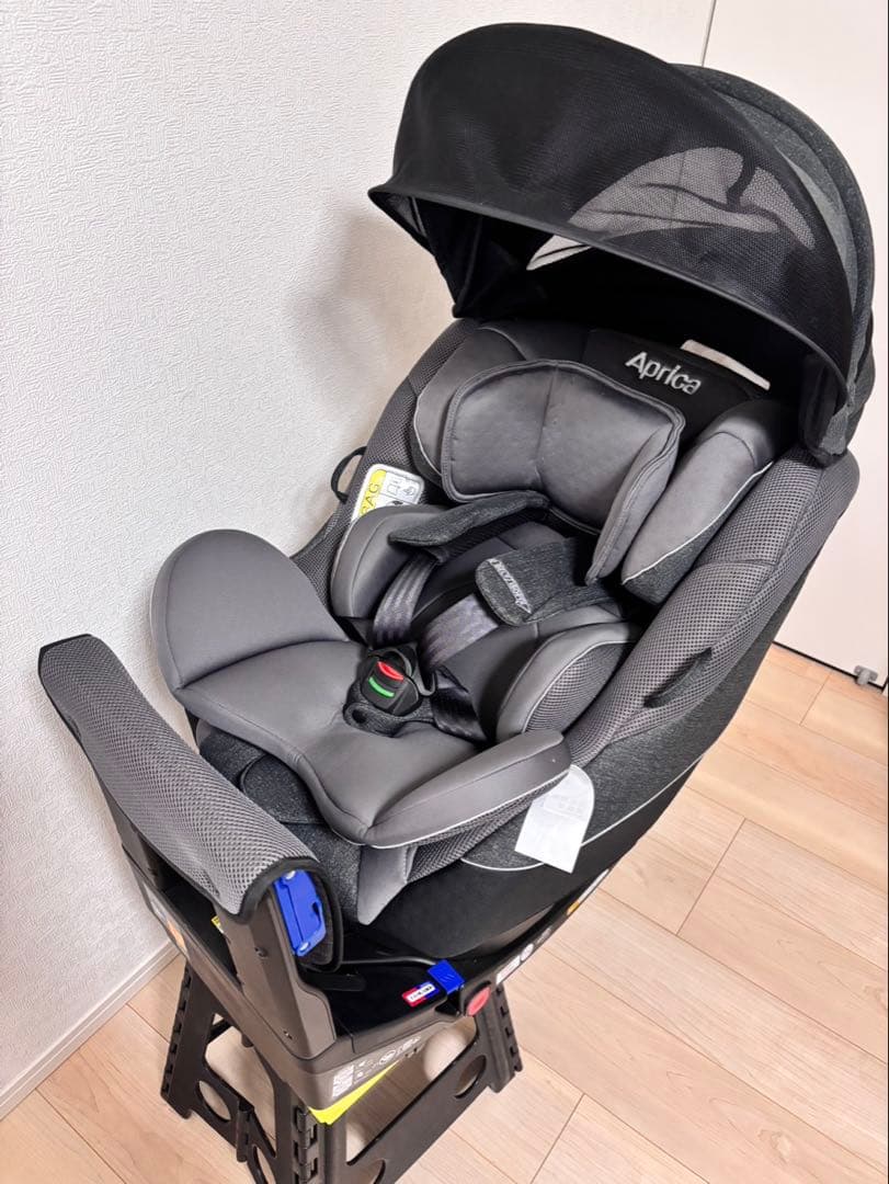 美品　アップリカ　チャイルドシート　クルリラプレミアムAB 回転式　ISOFIX