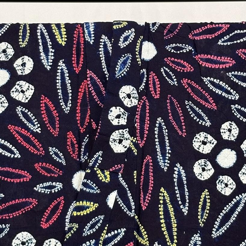 ゆりのはな　未使用品　絞り浴衣　有松鳴海絞り　総絞り　浴衣　紺色系　綿　I402