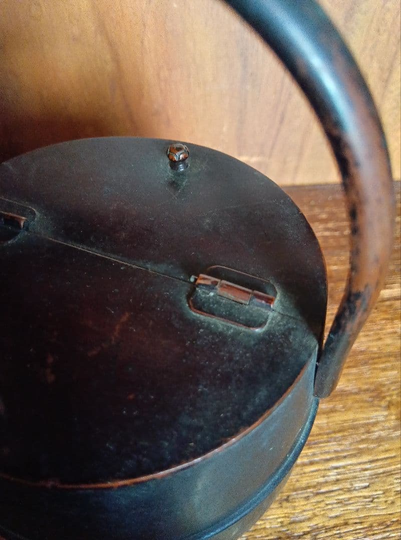 銅製　丸型蓋付き容器　灰皿　凹み有　ヴィンテージ　花器