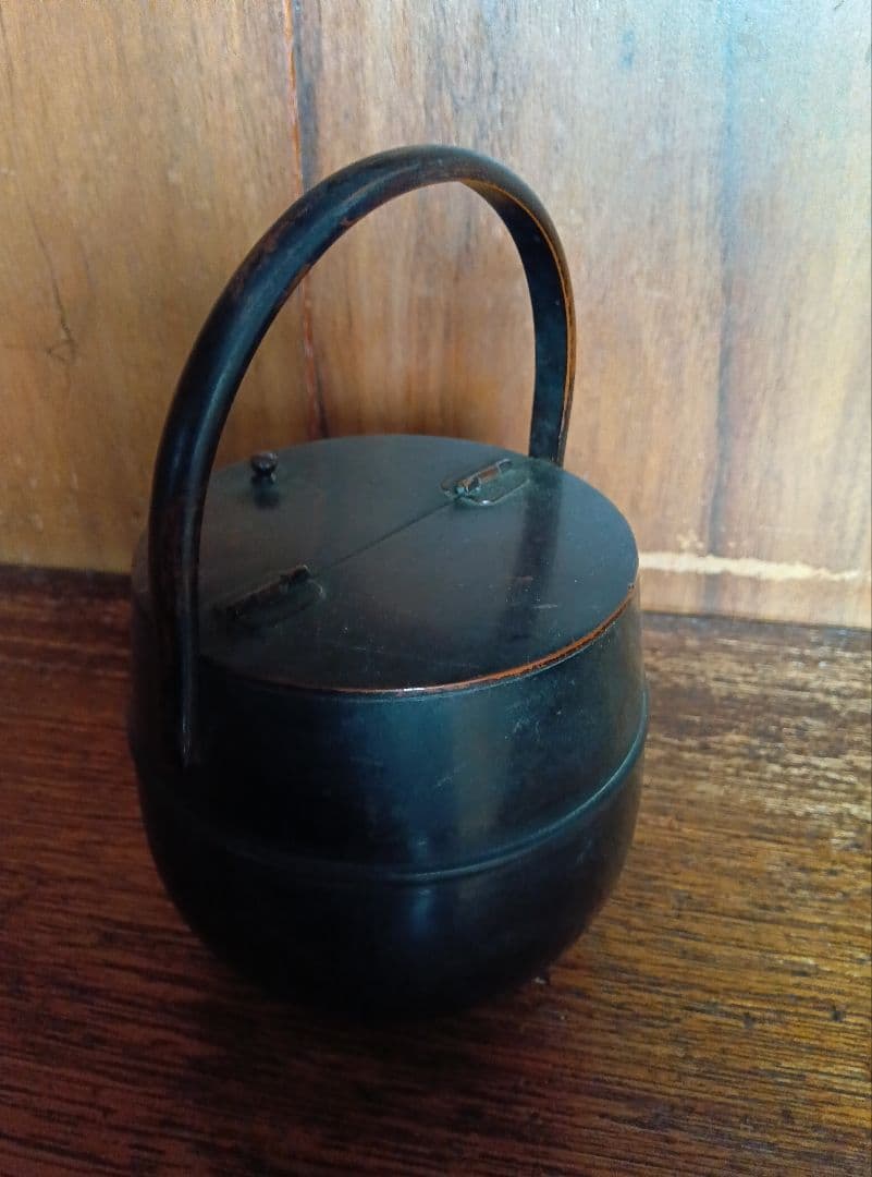 銅製　丸型蓋付き容器　灰皿　凹み有　ヴィンテージ　花器
