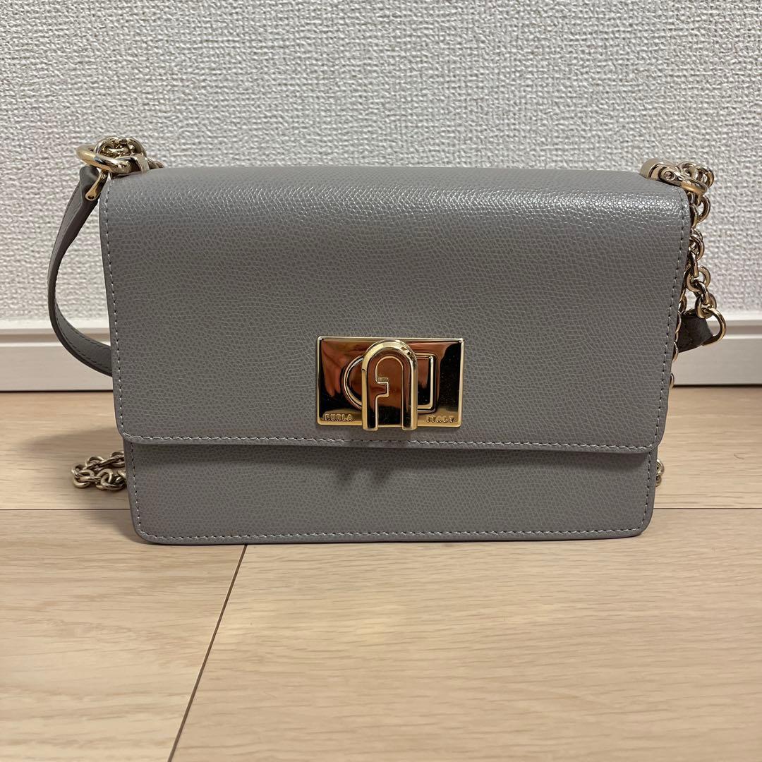 グレー レザー ショルダーバッグ ゴールド金具