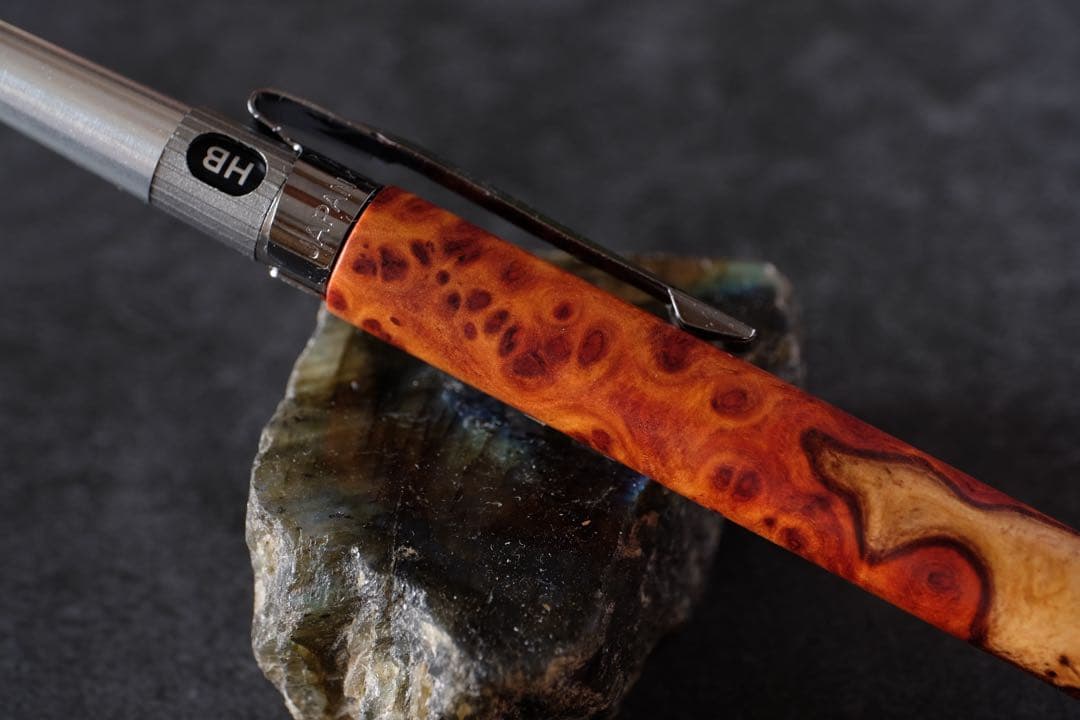 PG5木軸カスタム0178　高村杢工房 製図用シャープペンシル　極上の花梨瘤紅白