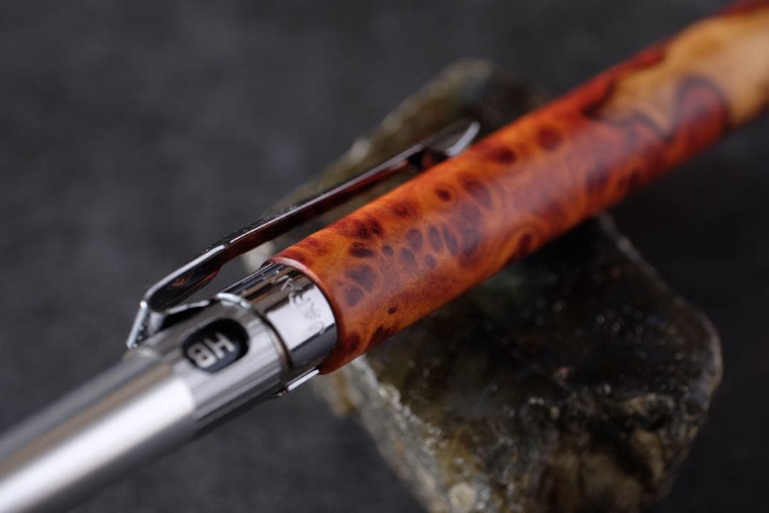 PG5木軸カスタム0178　高村杢工房 製図用シャープペンシル　極上の花梨瘤紅白