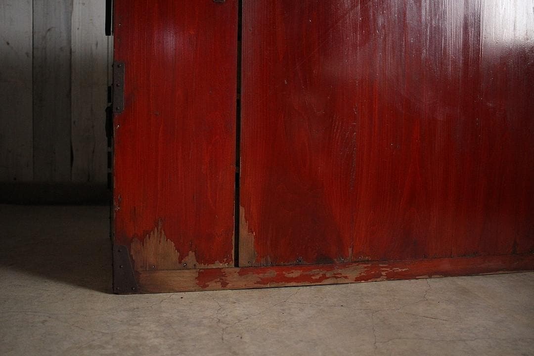 綺麗な打ち出し金具時代庄内箪笥　扉付き　時代箪笥　時代家具　古家具　古タンス