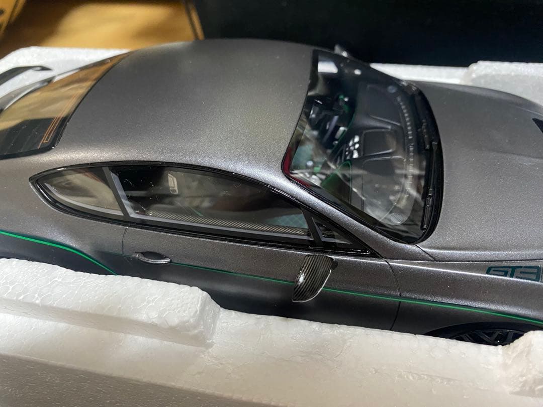 限定品　ベントレーコンチネンタルGT3-Rマットグレー1/18 品質管理カード付