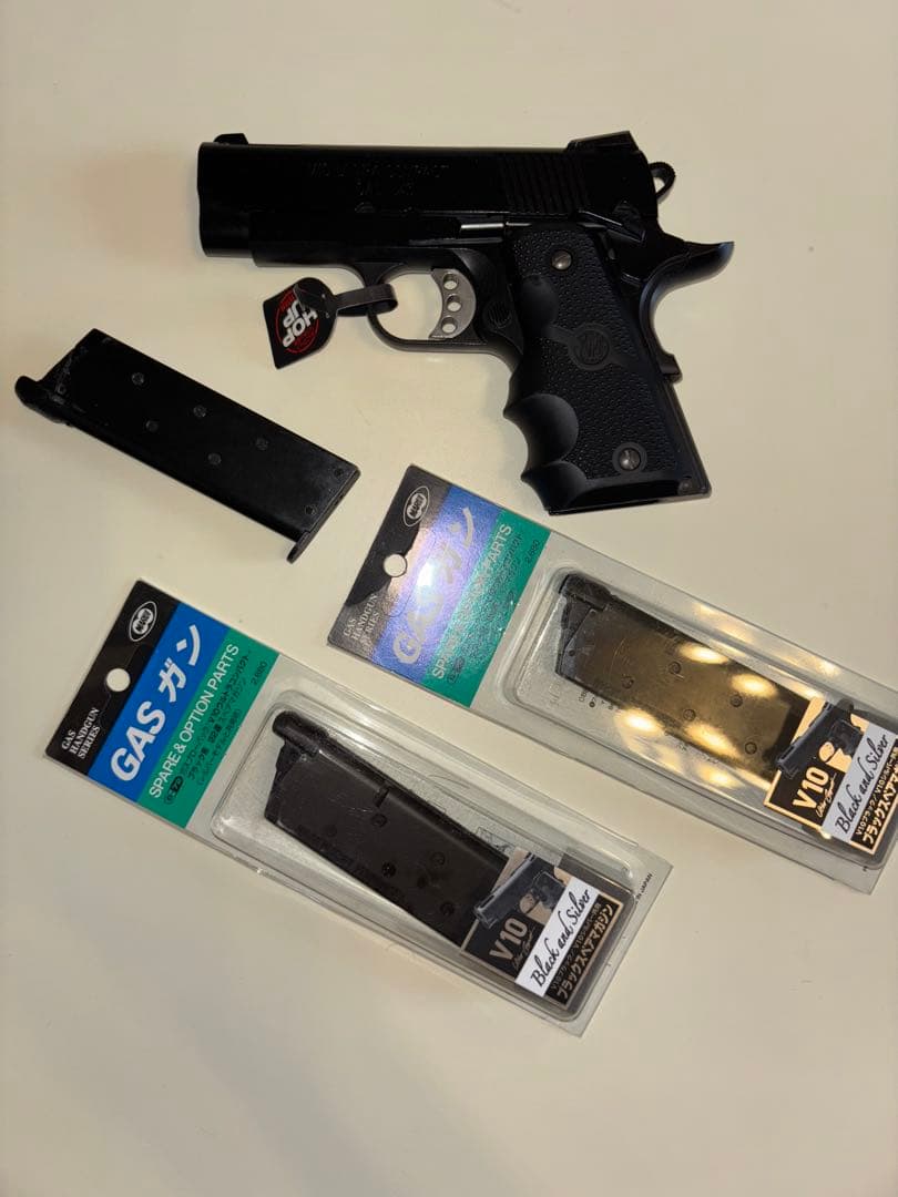 東京マルイ V10 ウルトラコンパクト　ガスブローバック　予備マガジン2個付き