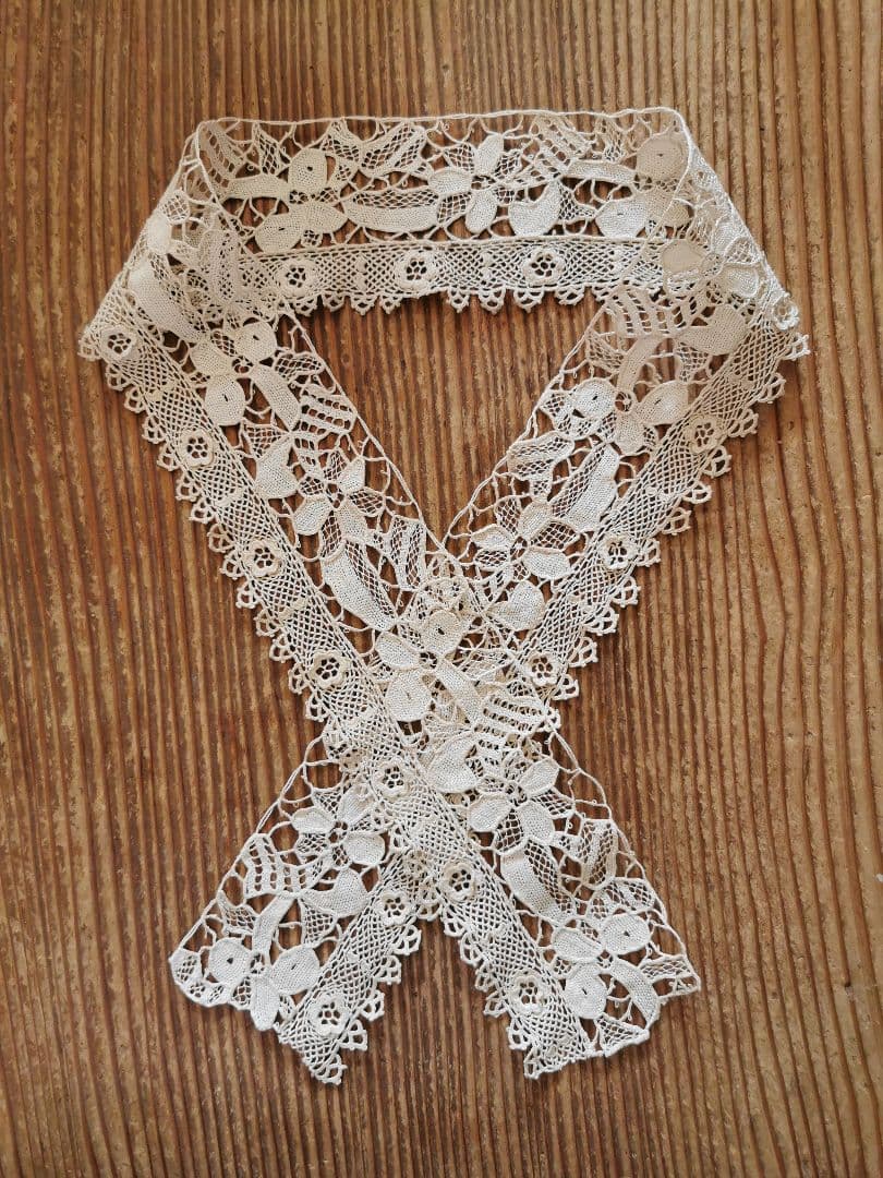 アンティーク ポワンドヴェニス 菫の花 クロシェ編みの桜草 ロング飾り襟 付け襟