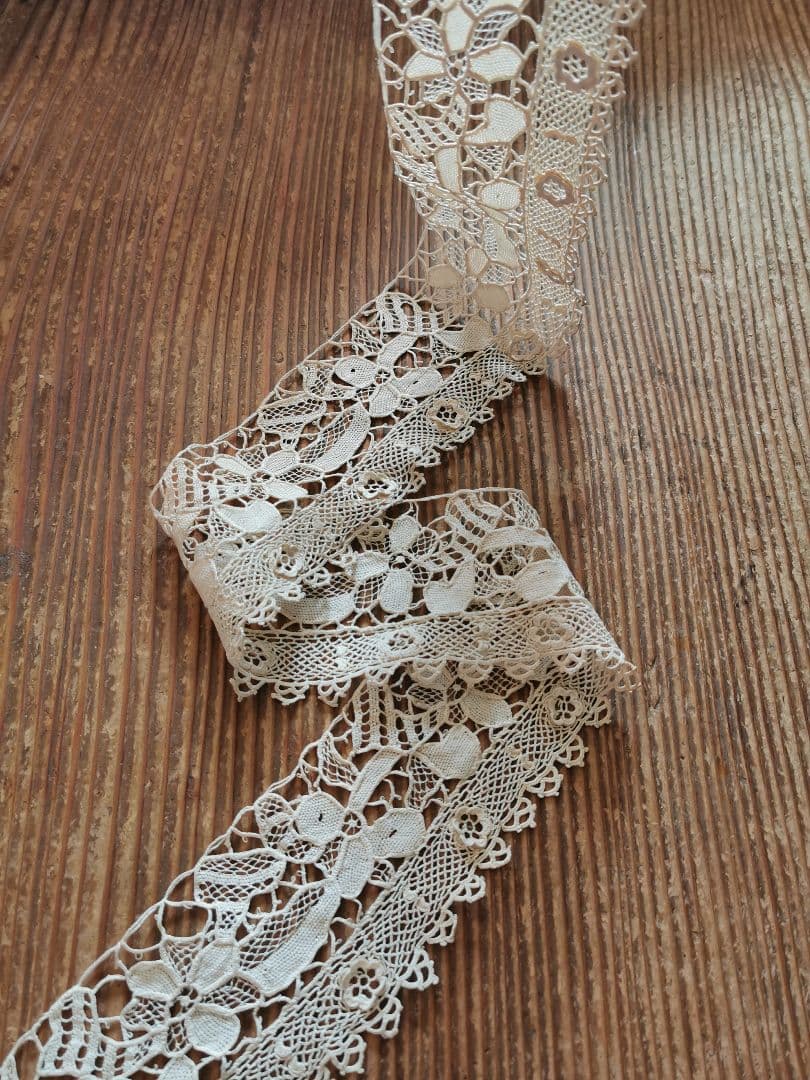 アンティーク ポワンドヴェニス 菫の花 クロシェ編みの桜草 ロング飾り襟 付け襟