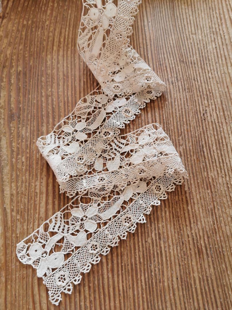 アンティーク ポワンドヴェニス 菫の花 クロシェ編みの桜草 ロング飾り襟 付け襟