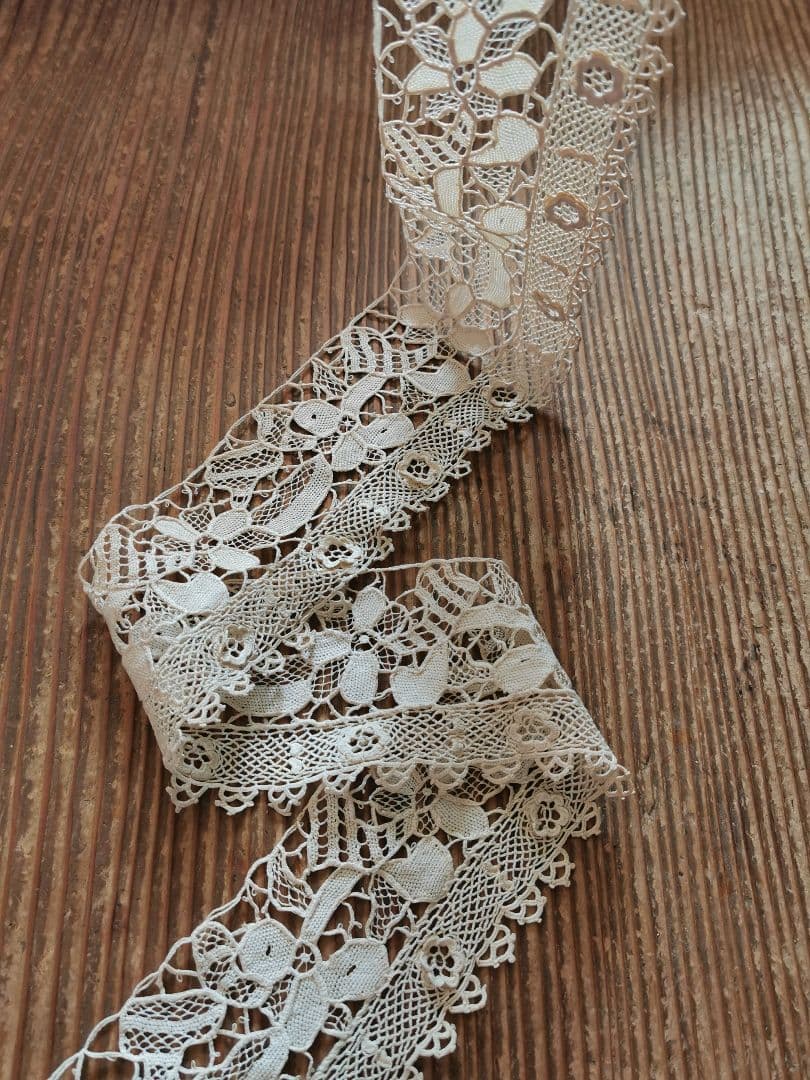 アンティーク ポワンドヴェニス 菫の花 クロシェ編みの桜草 ロング飾り襟 付け襟