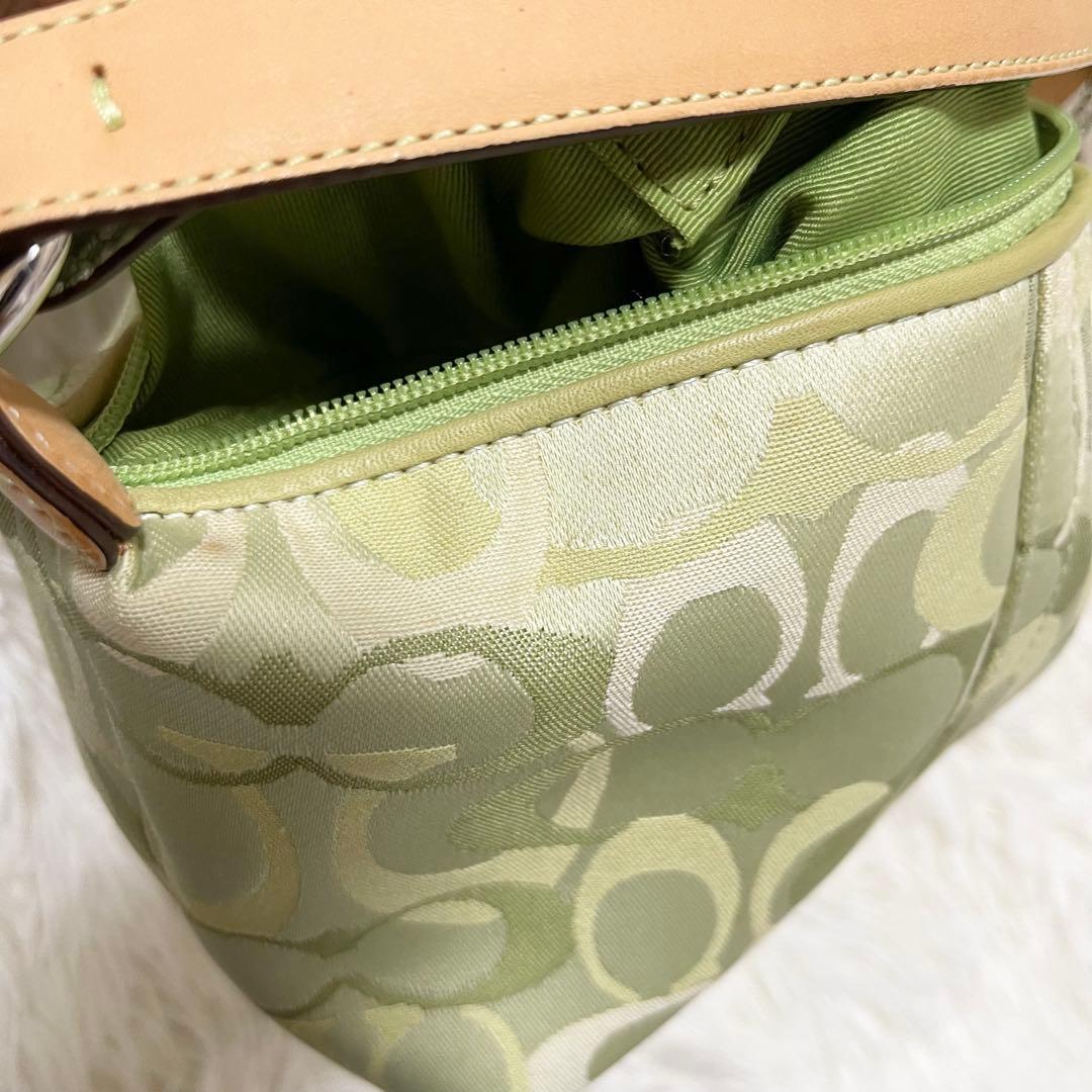 希少カラー コーチ coach シグネチャー 黄緑 アクセサリーポーチ　バッグ
