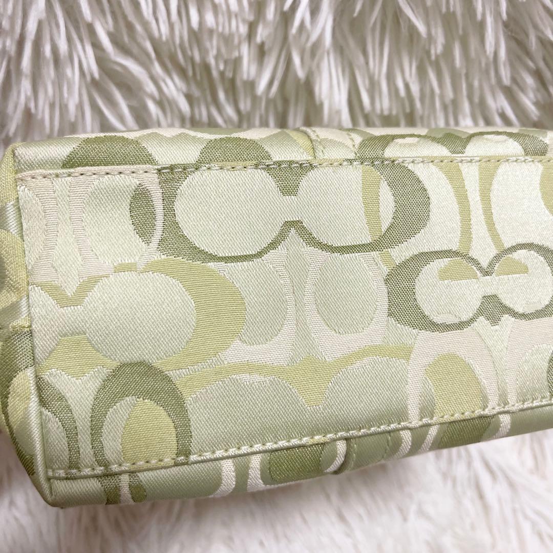 希少カラー コーチ coach シグネチャー 黄緑 アクセサリーポーチ　バッグ