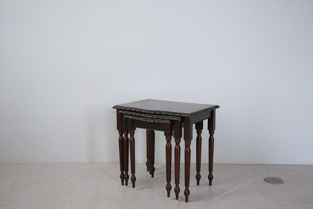 英国アンティーク木製ネストテーブル3台/机/飾り棚/サイドテーブル(89-300