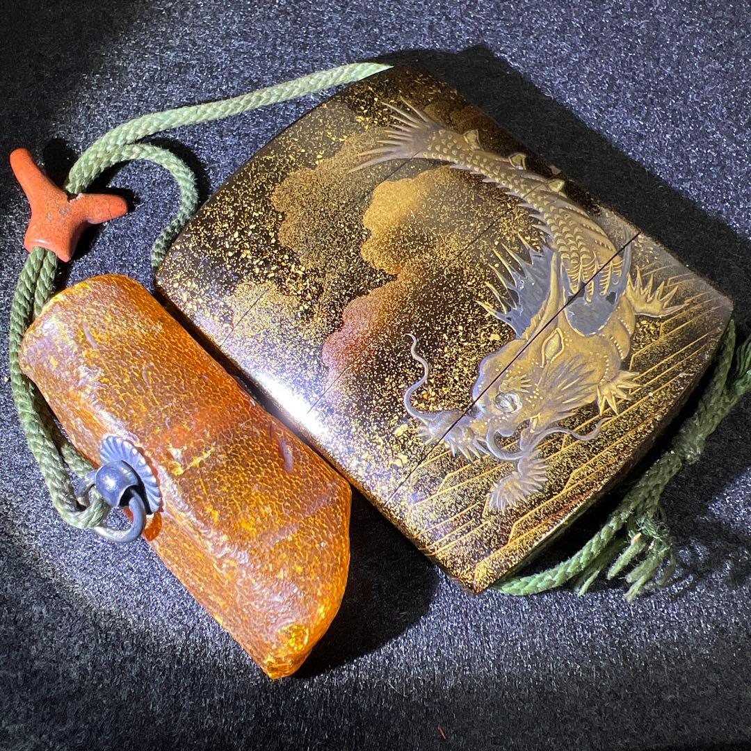 江戸時代　極上龍図研出蒔絵　四段印籠　本琥珀根付　トサヒ　東里8-0105☆2F