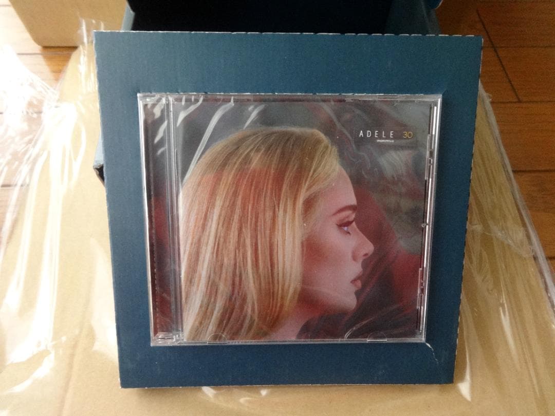 ADELE 30 CD BOX SET（L）T-SHRIT