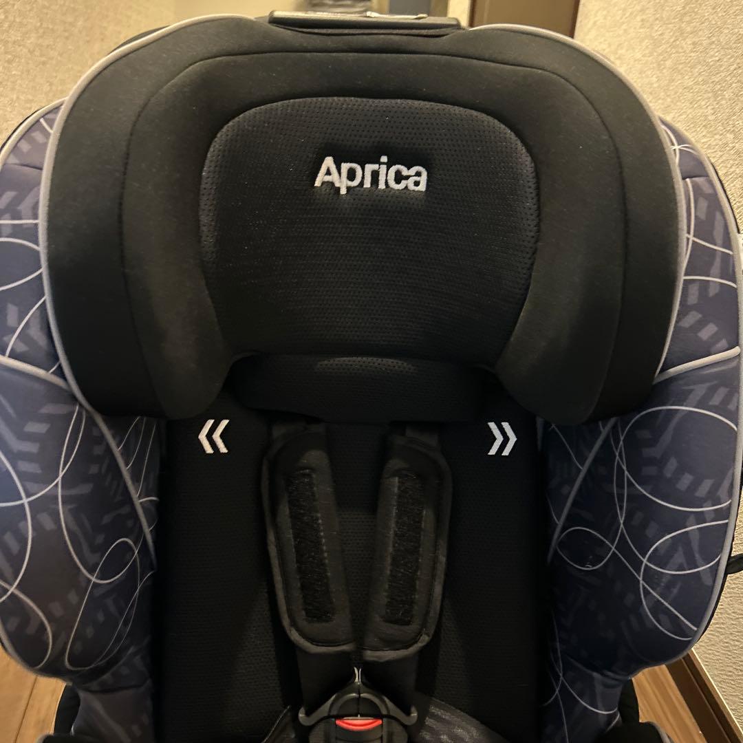 限定カラー　アップリカ　フォームフィット　ISOFIX