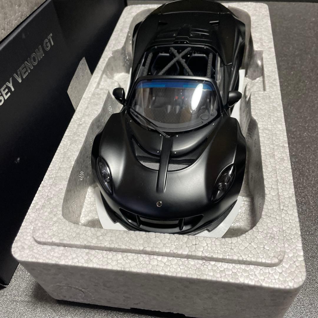 オートアート1/18ヘネシー　ヴェネム GT