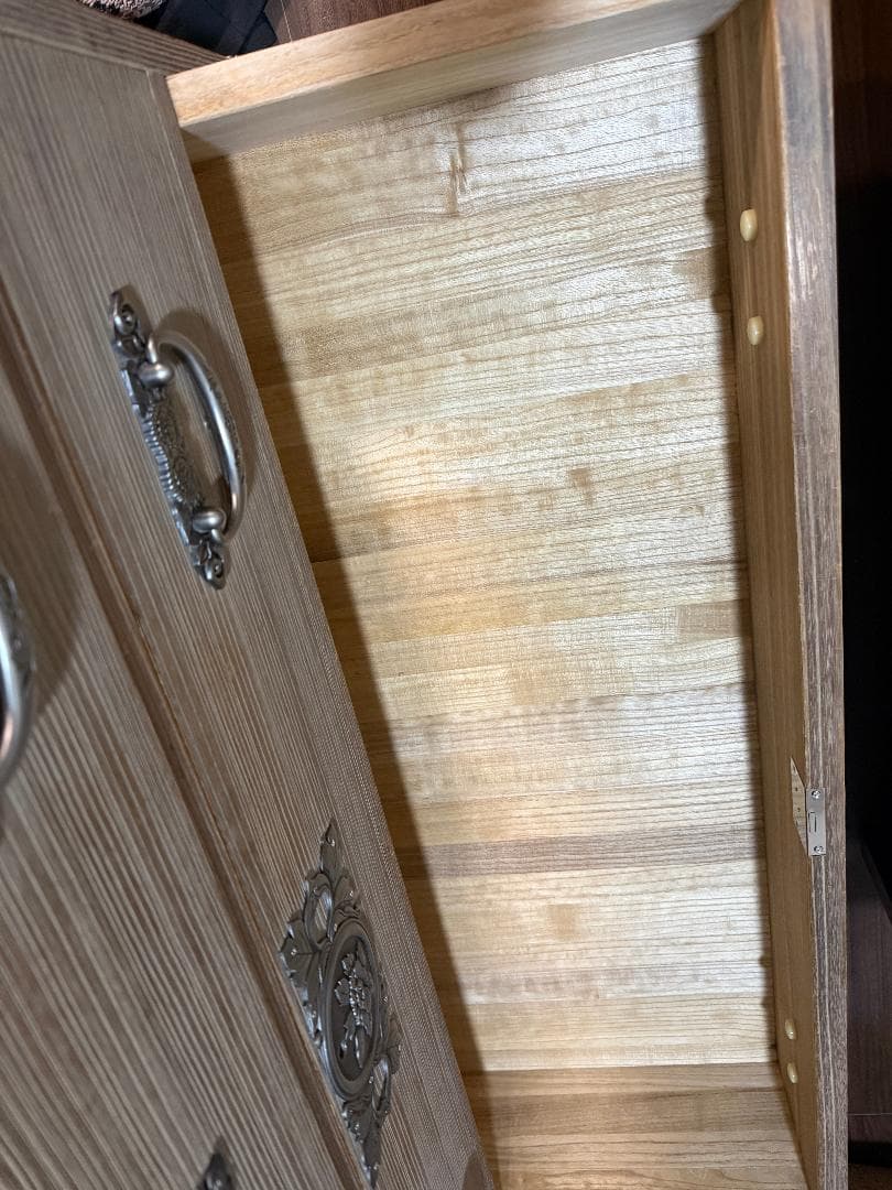 桐箪笥 牡丹金具 アンティーク