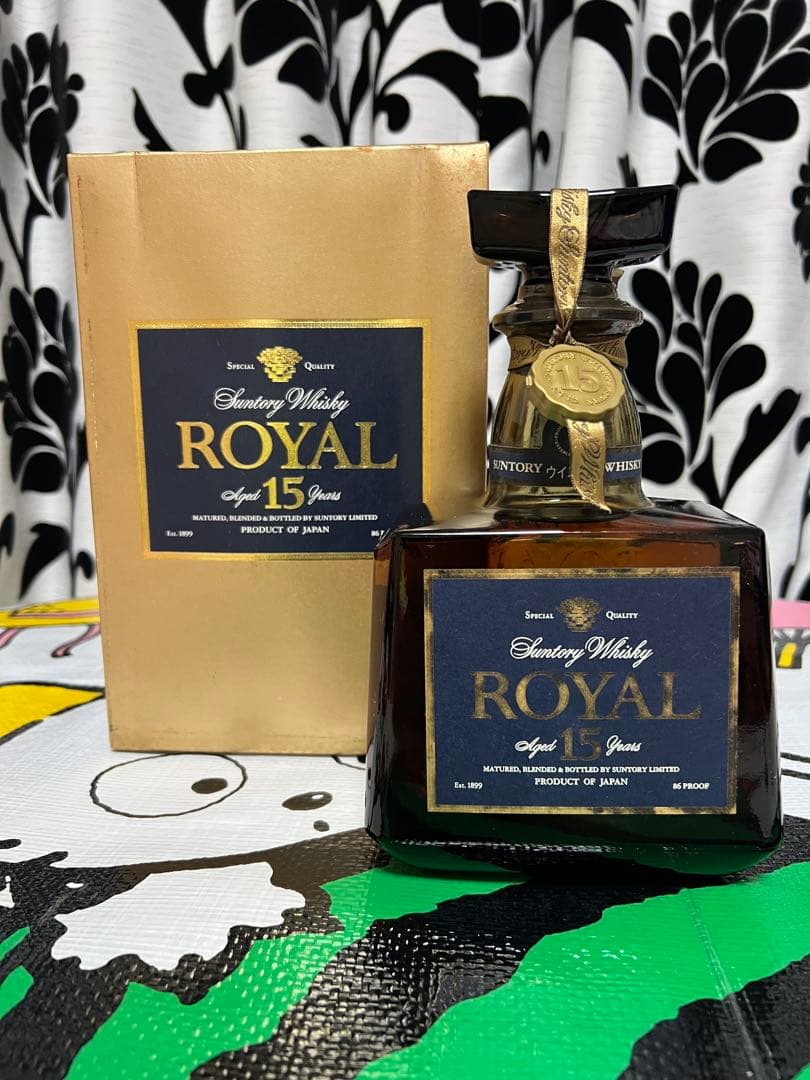 サントリー ウイスキー ローヤル プレミアム15年 ブルーラベル700ml