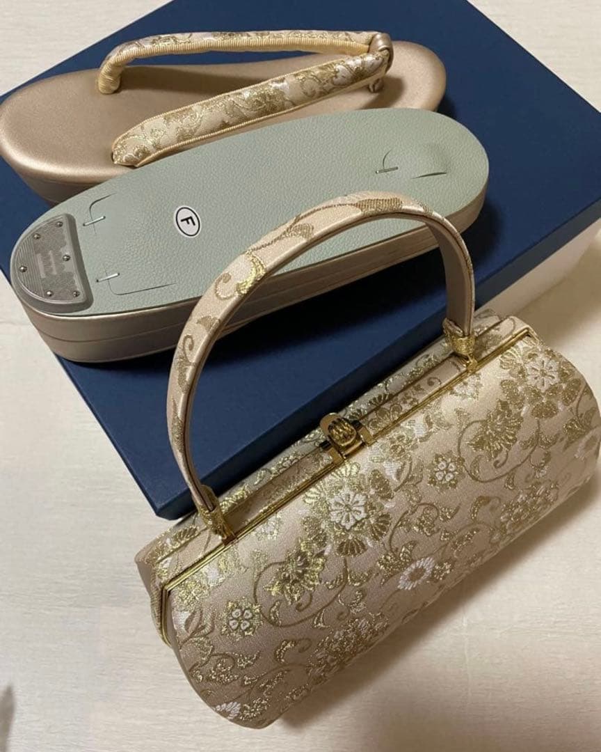 花柄振袖 赤・緑・黒 付属品付き