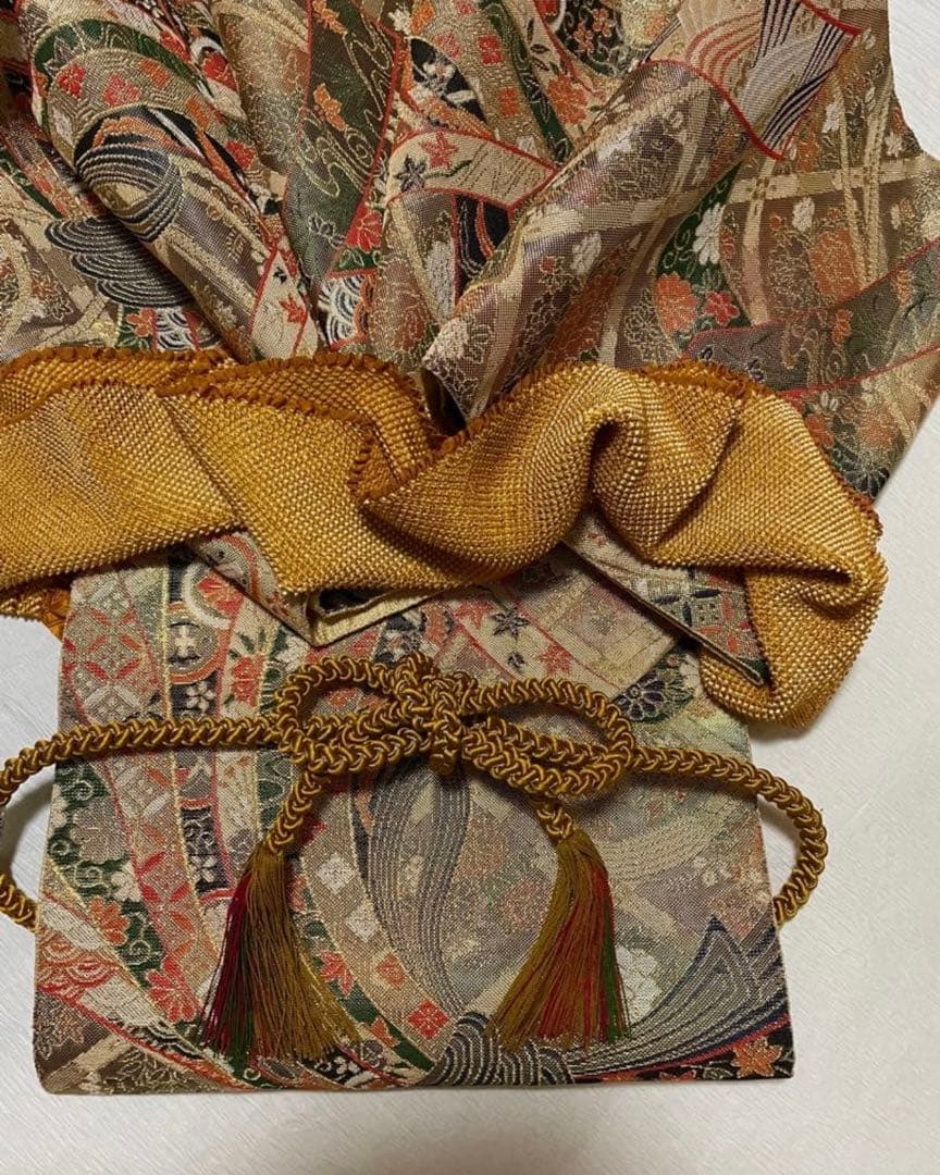 花柄振袖 赤・緑・黒 付属品付き