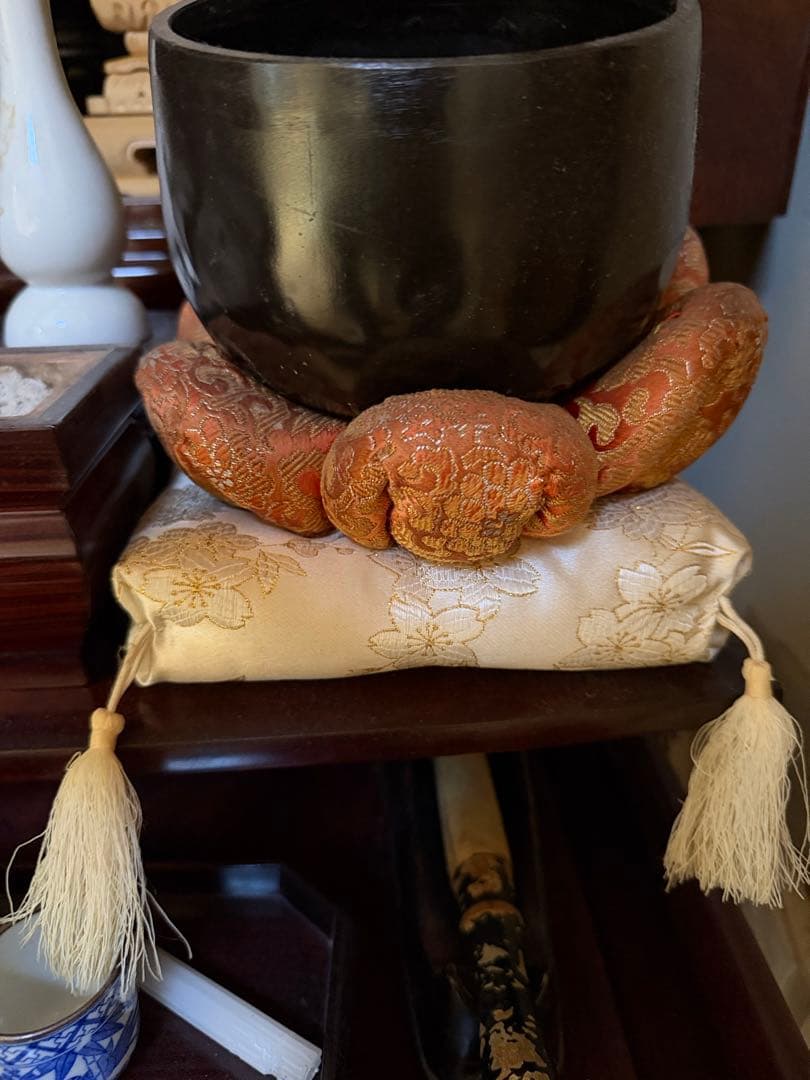 90万円前後？総無垢シタン？カリン？ 巨大家具調仏壇 最高級 最高級彫刻