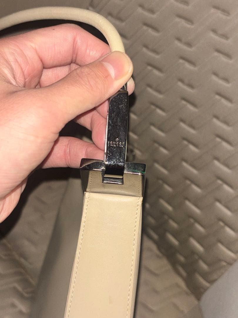 グッチ　ベージュ ハンドバッグ レザー風