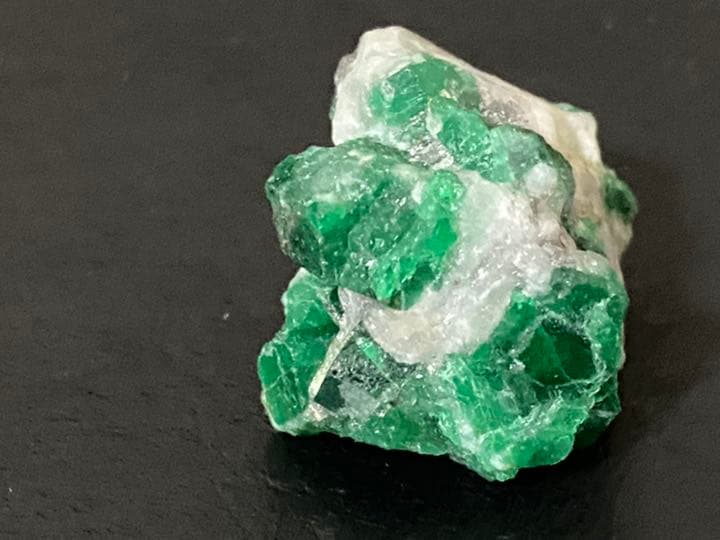 エメラルド　11g