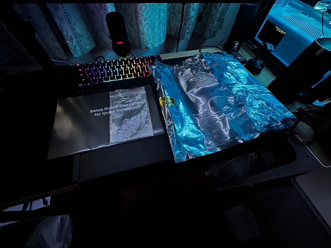 GALAKURO GeForce RTX 4070 本体