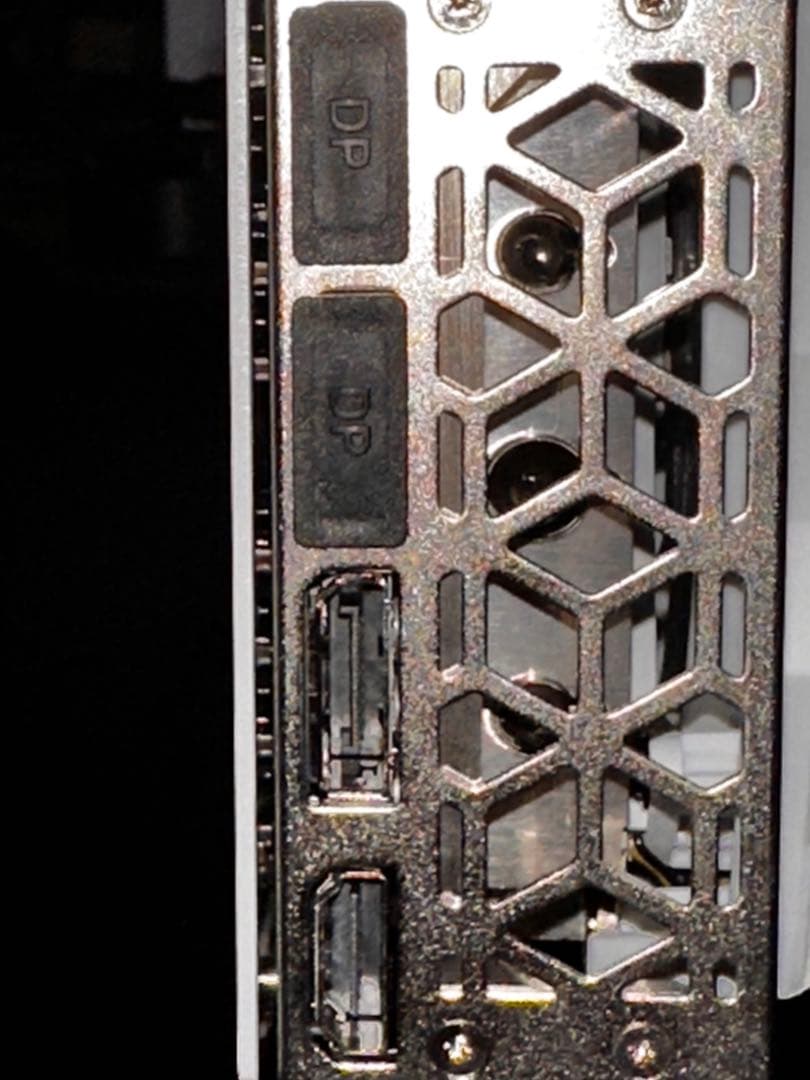 GALAKURO GeForce RTX 4070 本体