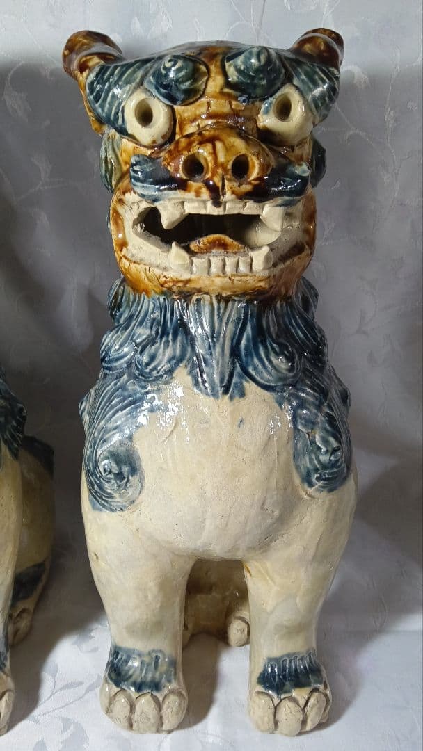 シーサー　38cm高　大型　陶器製 獅子の置物 青白