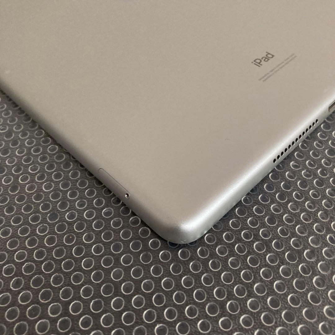 3639【早い者勝ち】電池最良好☆iPad8 第8世代 32GB SIMフリー☆