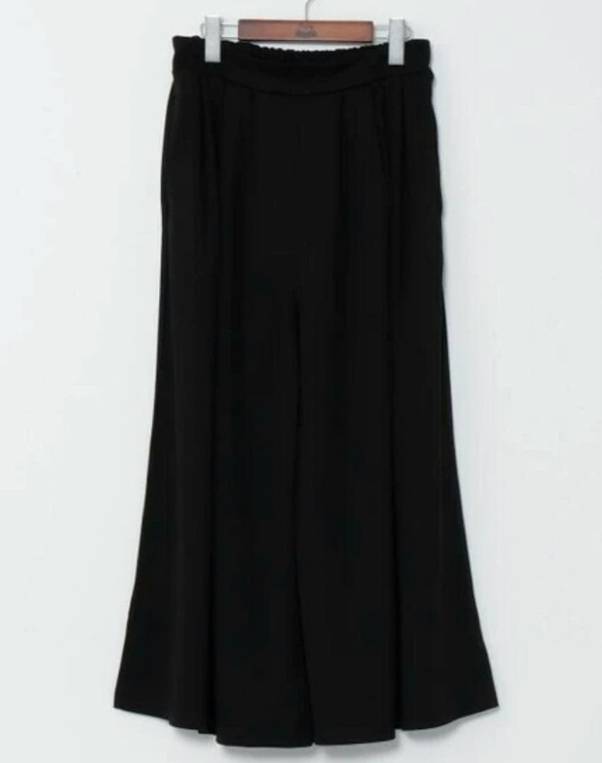 ゆらめき袴風パンツ （ブラック・ネイビー2点）