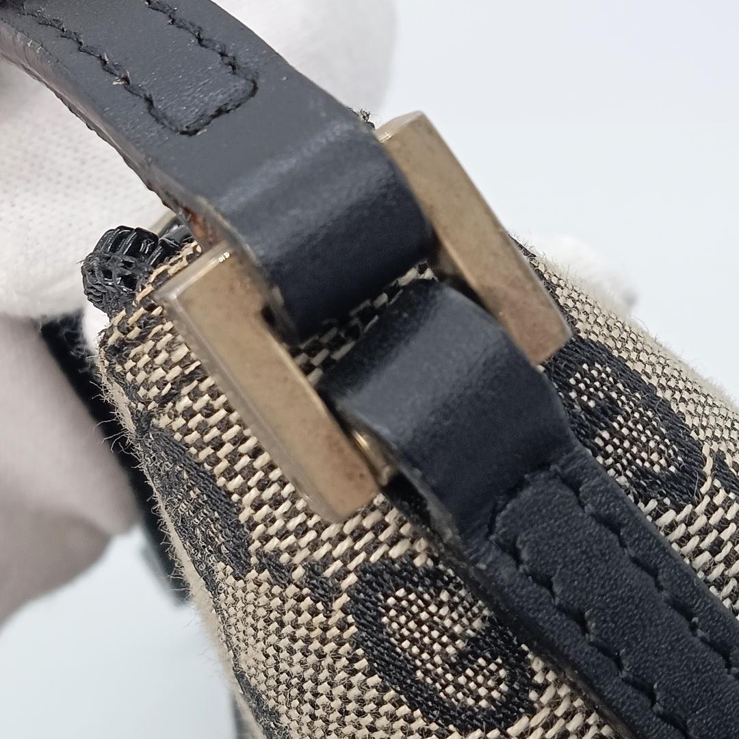 GUCCI グッチ アクセサリーポーチ ハンドバッグ GGキャンバス