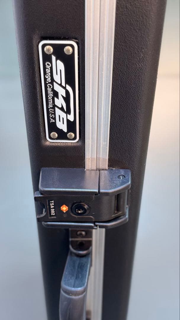 SKB TSA002 ギターハードケース 鍵無　新品クロス2枚付き　美品