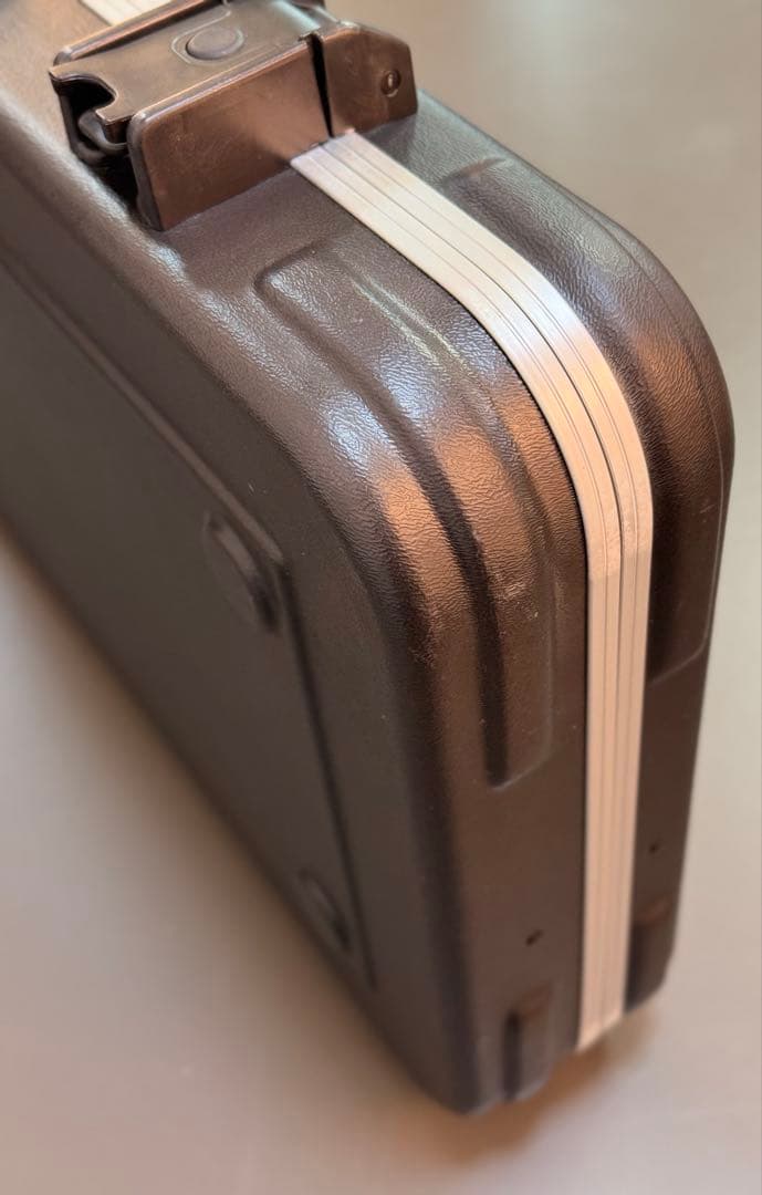 SKB TSA002 ギターハードケース 鍵無　新品クロス2枚付き　美品