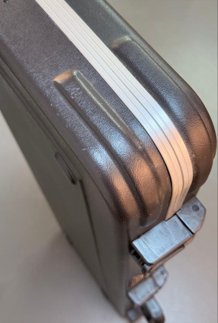 SKB TSA002 ギターハードケース 鍵無　新品クロス2枚付き　美品